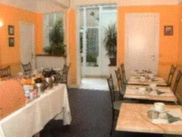 Baldi By Magna Arbor Hotel Parigi